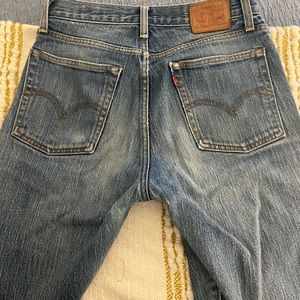 Levi’s 501 wedgie style- blue wash- size 27